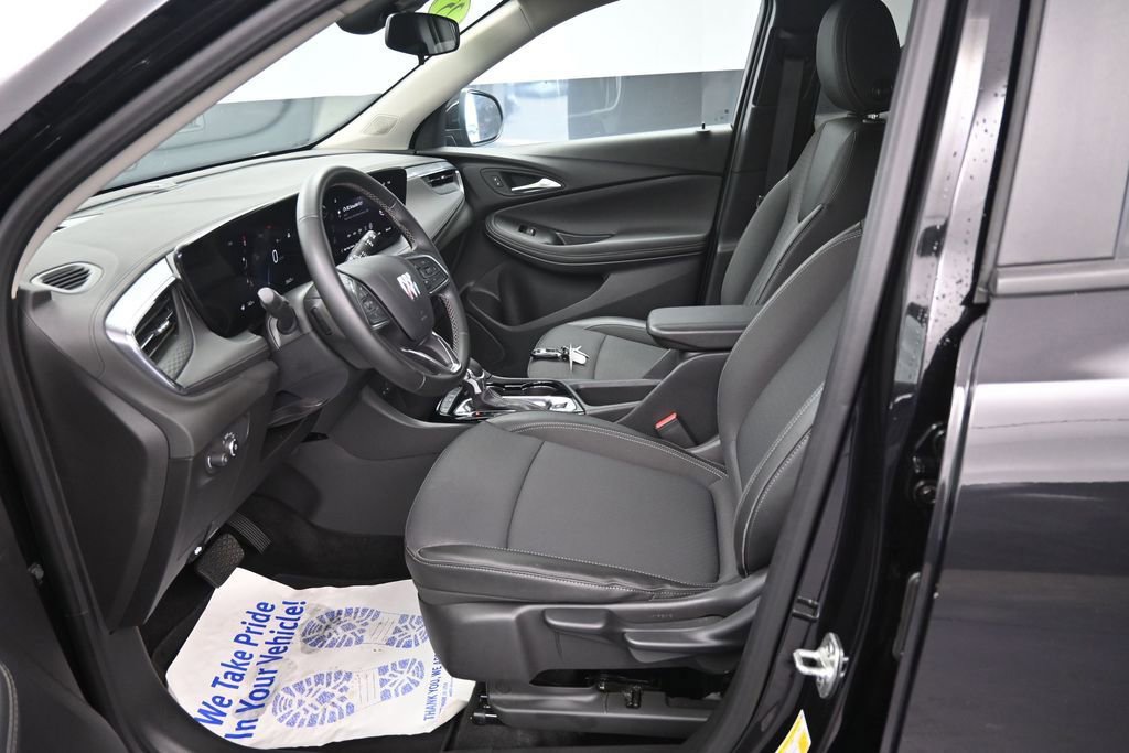 Used 2025 Buick Encore GX Preferred FWD image 25