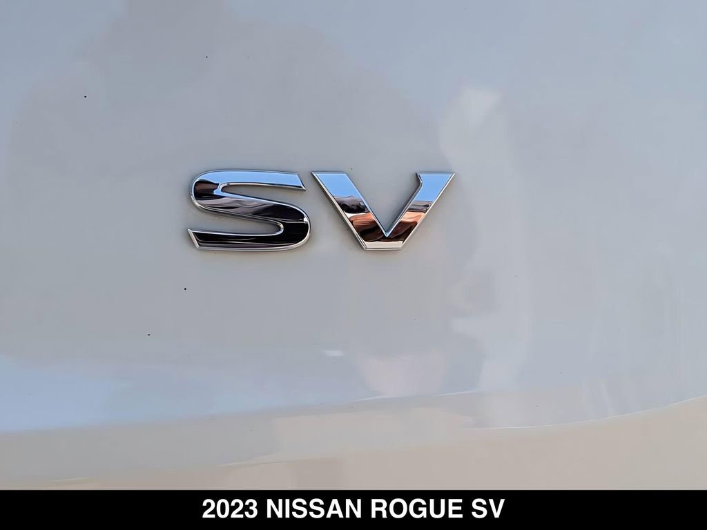 Used 2023 Nissan Rogue SV FWD image 5