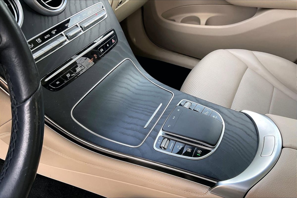 Used 2021 Mercedes-Benz GLC 300 w/ Premium Package image 15