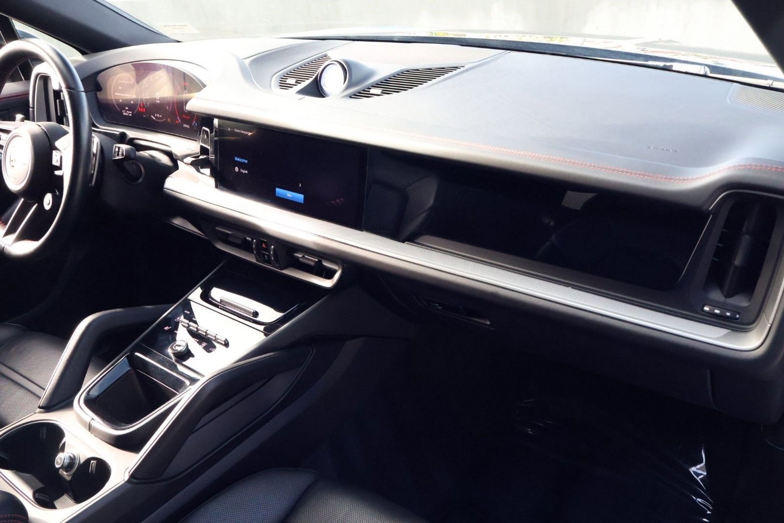 Certified 2024 Porsche Cayenne image 25