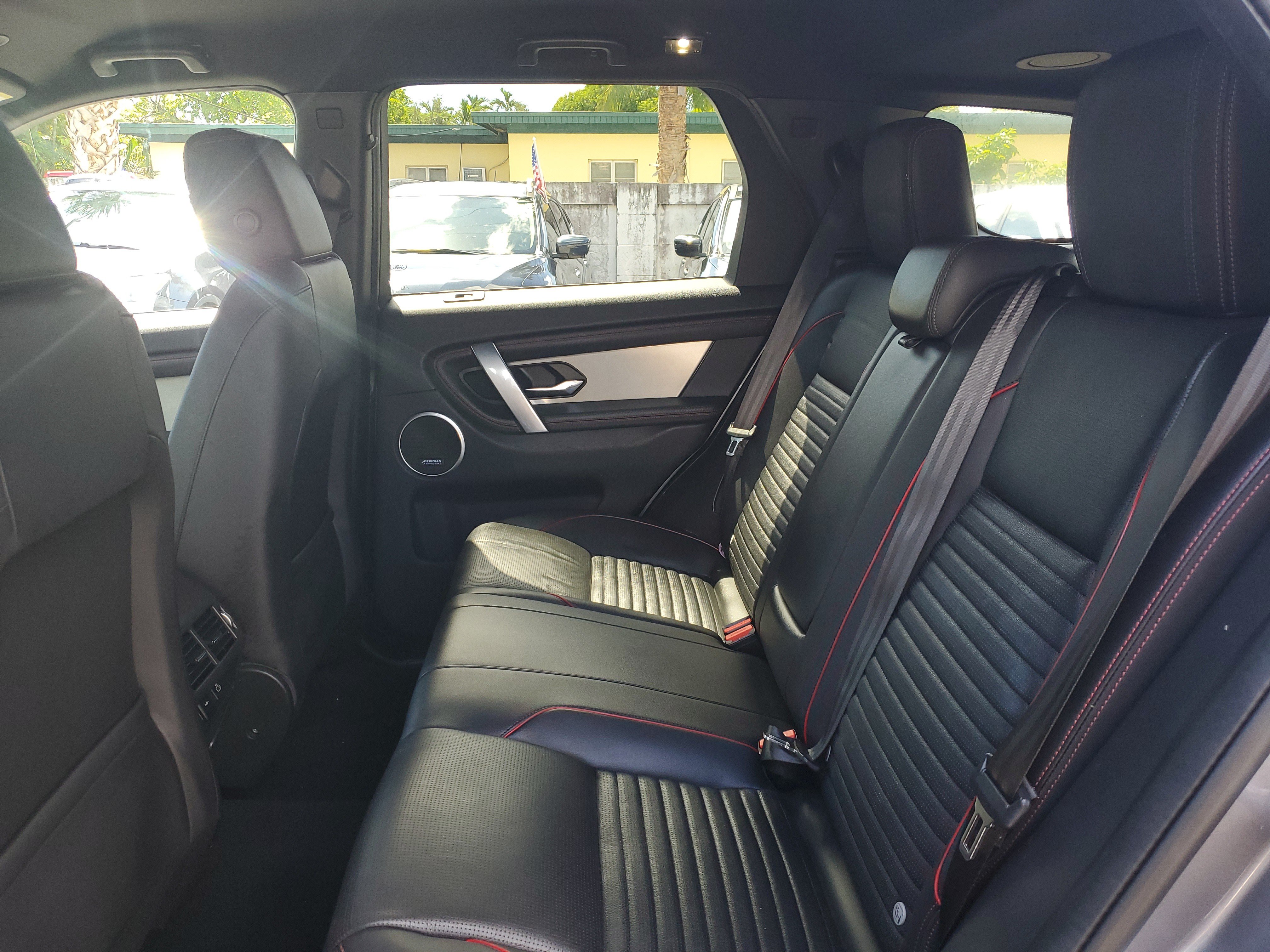 Used 2023 Land Rover Discovery Sport SE R-Dynamic AWD/4WD image 12