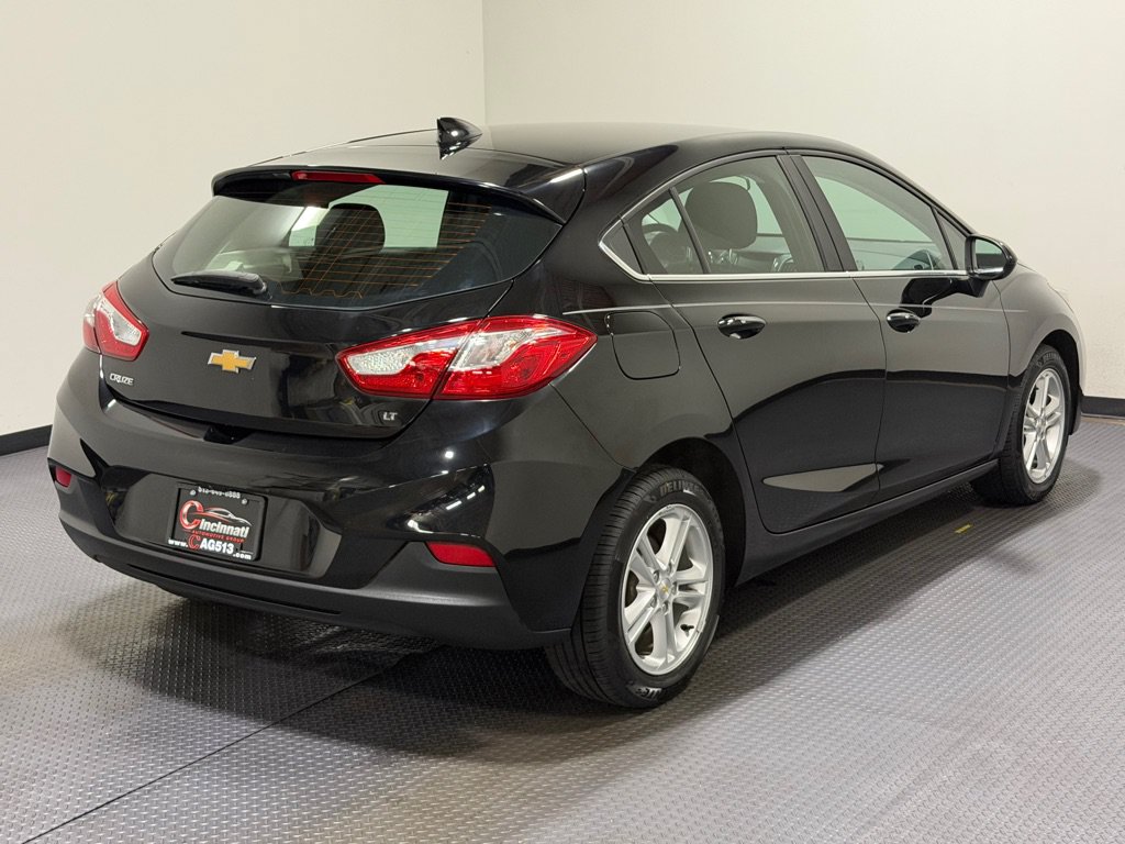Used 2018 Chevrolet Cruze LT w/ Convenience Package FWD image 4