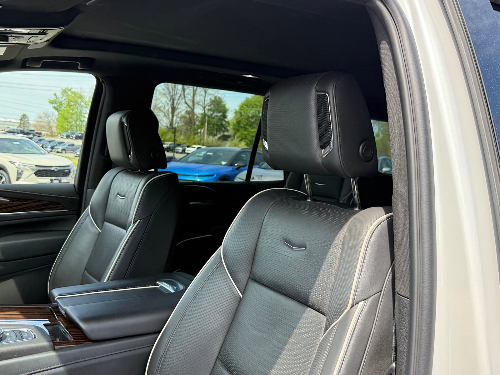 Certified 2024 Cadillac Escalade Premium Luxury AWD/4WD image 20