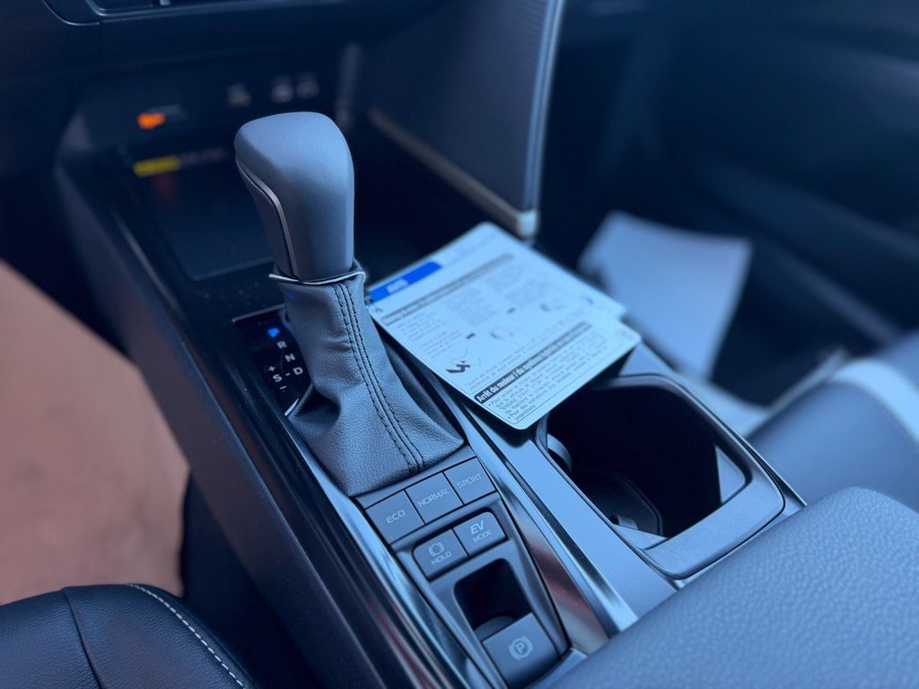 New 2026 Toyota Camry Hybrid AWD/4WD image 13