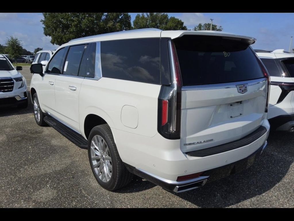 Used 2024 Cadillac Escalade ESV Premium Luxury AWD/4WD image 8