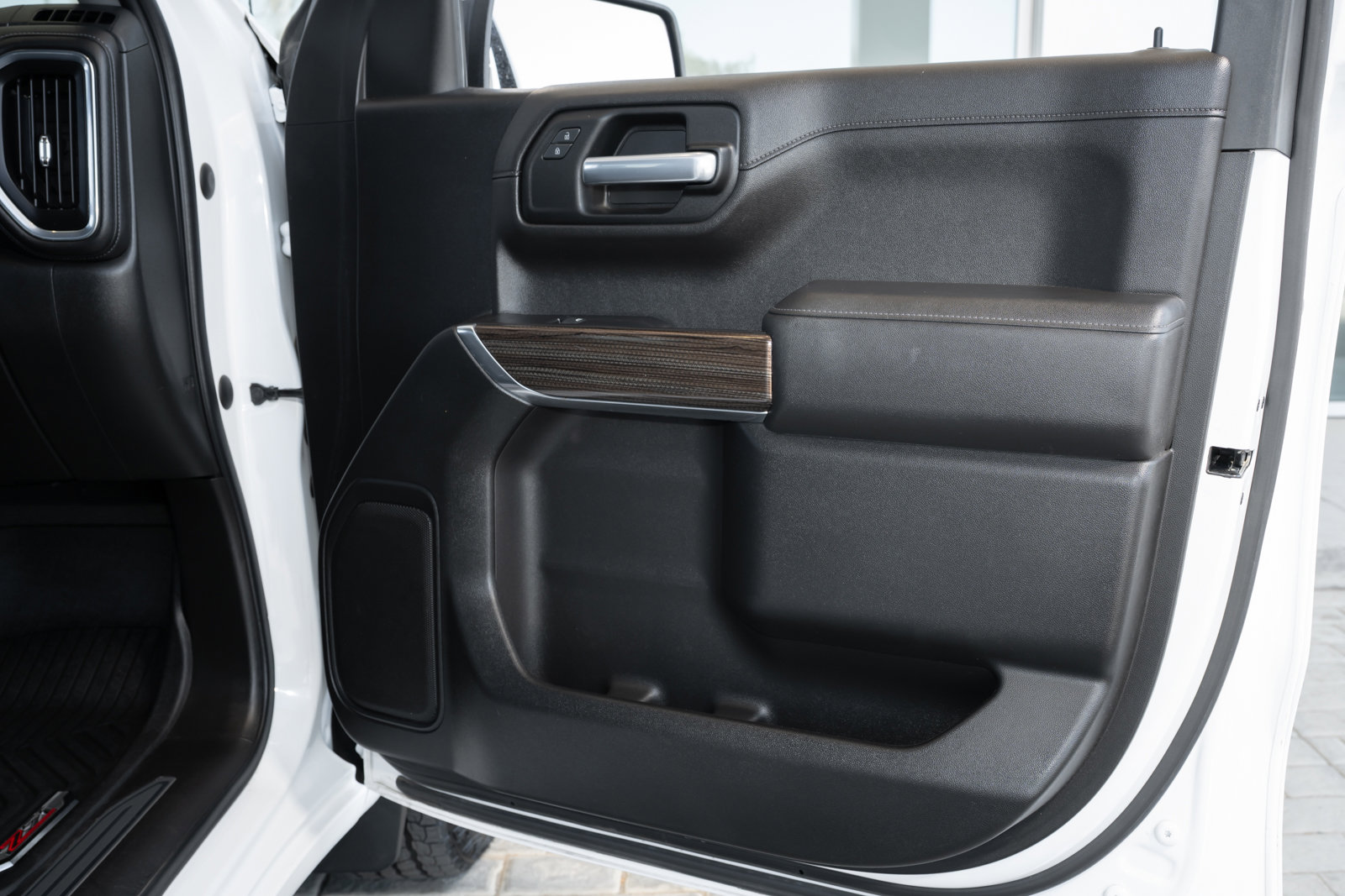 Used 2021 Chevrolet Silverado 1500 LT image 43