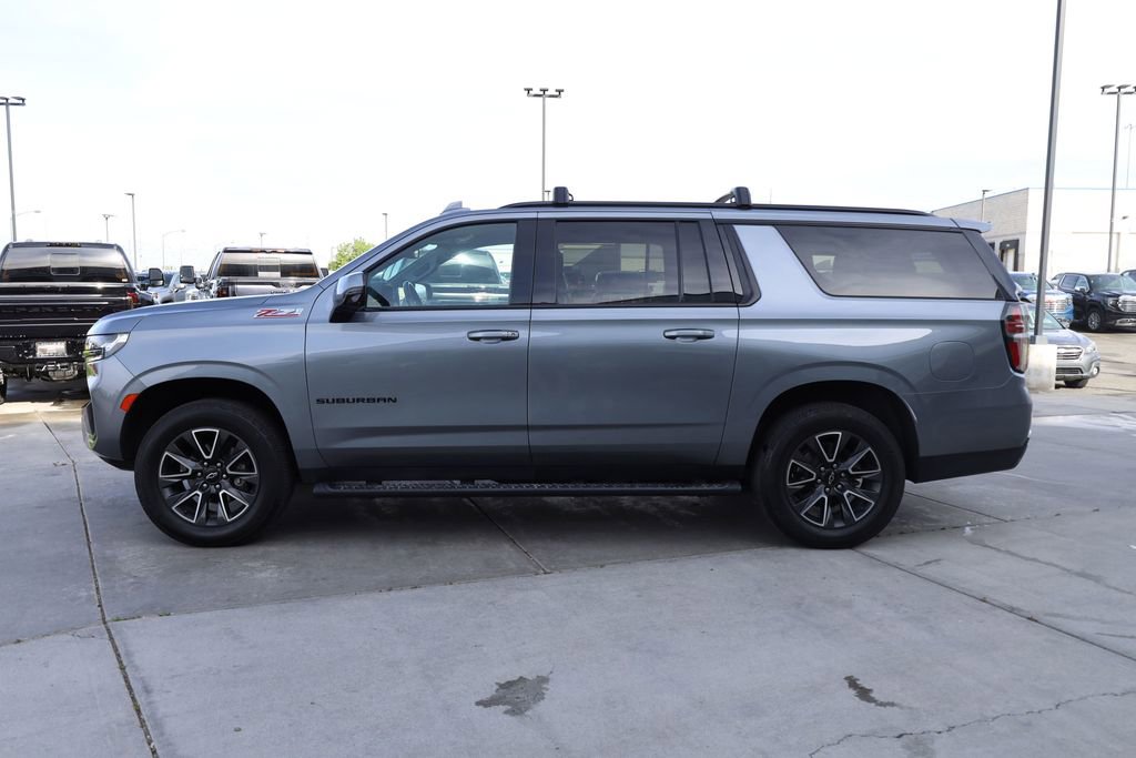 Used 2022 Chevrolet Suburban Z71 w/ Luxury Package AWD/4WD image 3