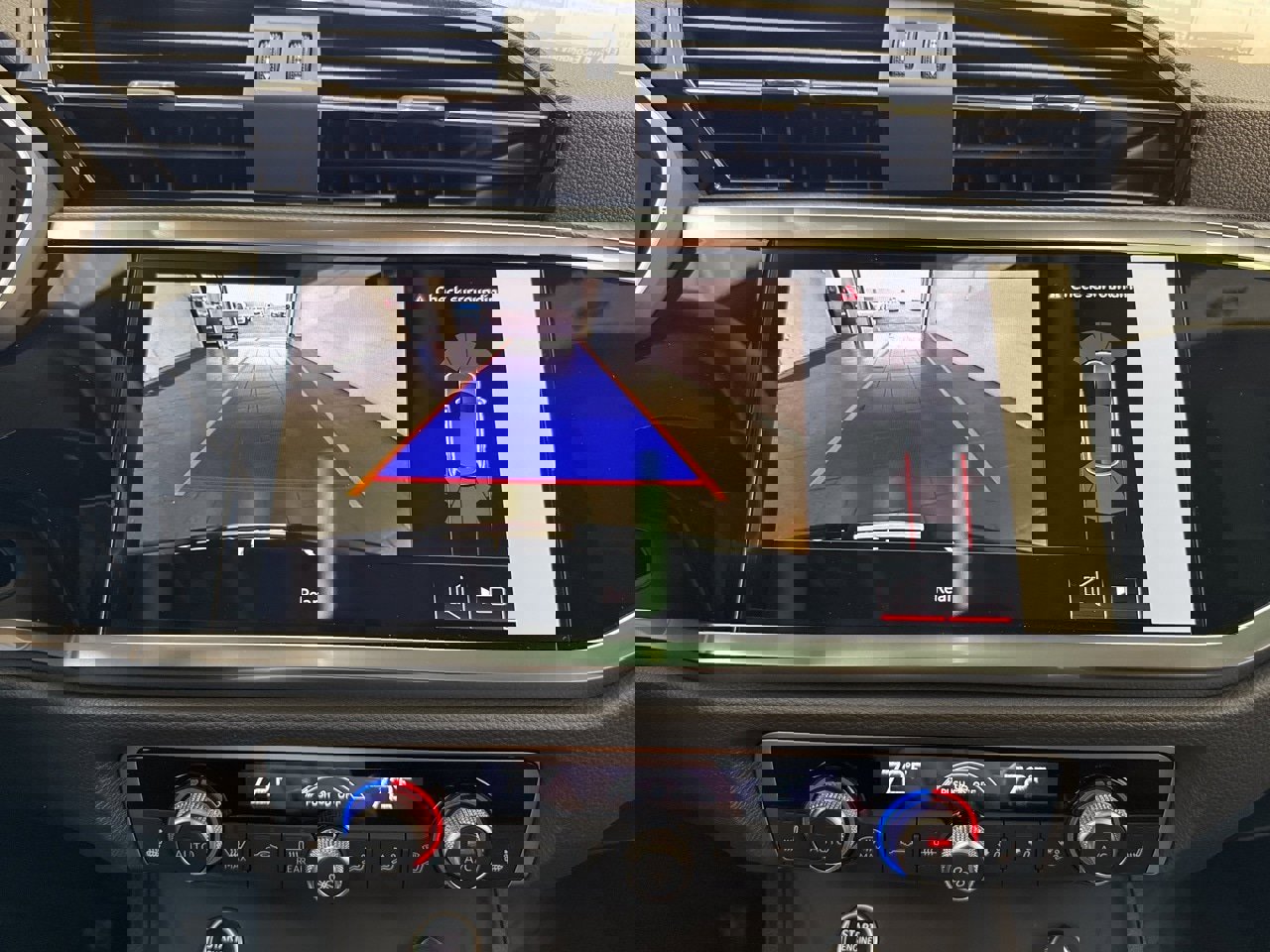 New 2025 Audi Q3 2.0T Premium image 27