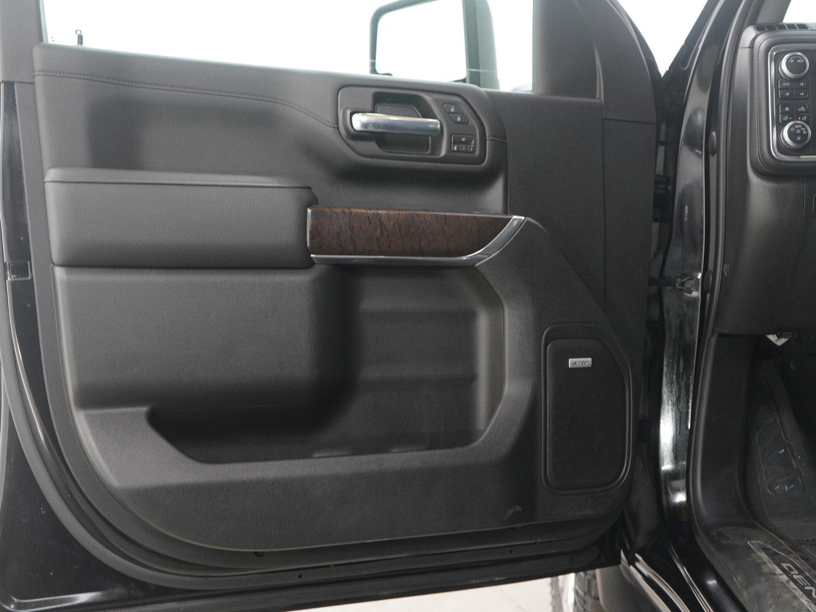 Used 2020 GMC Sierra 3500 Denali w/ Denali Ultimate Package image 22