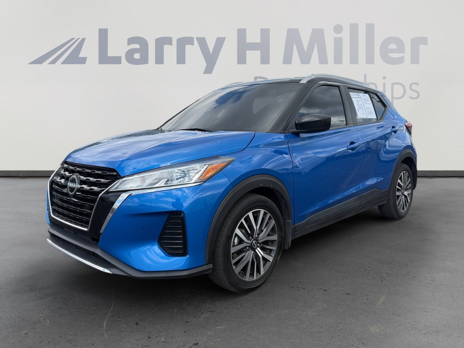 Used 2022 Nissan Kicks SV