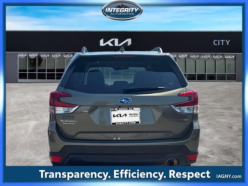 Used 2023 Subaru Forester Premium AWD/4WD image 6