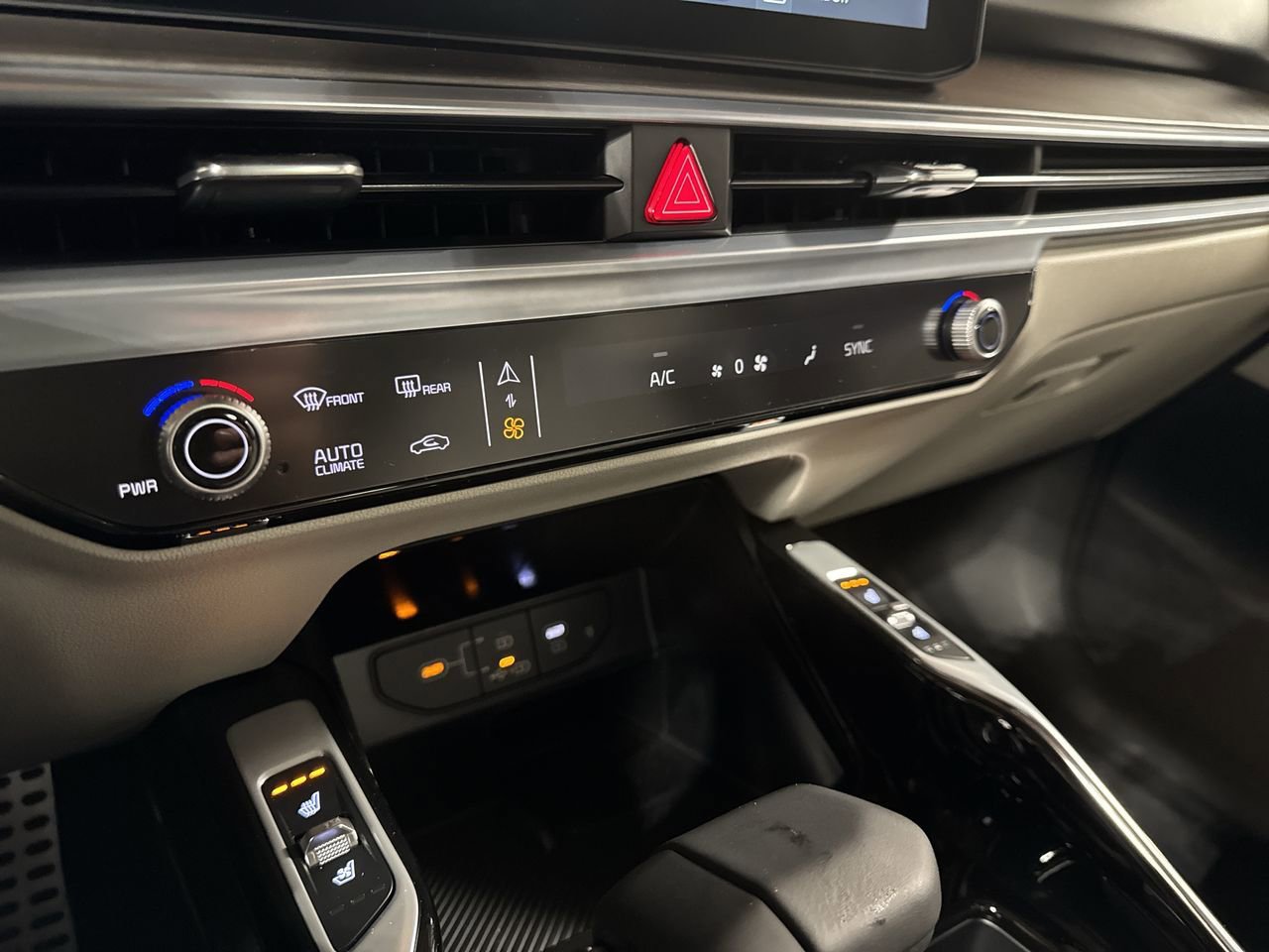 New 2026 Kia Sorento SX image 24