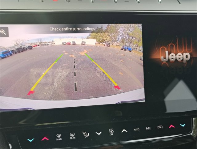 New 2026 Jeep Grand Cherokee Laredo image 4