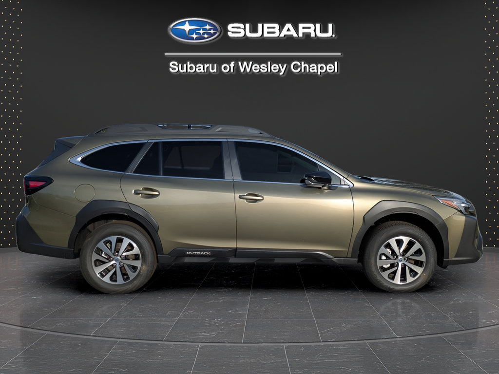 Used 2025 Subaru Outback Premium AWD/4WD image 4