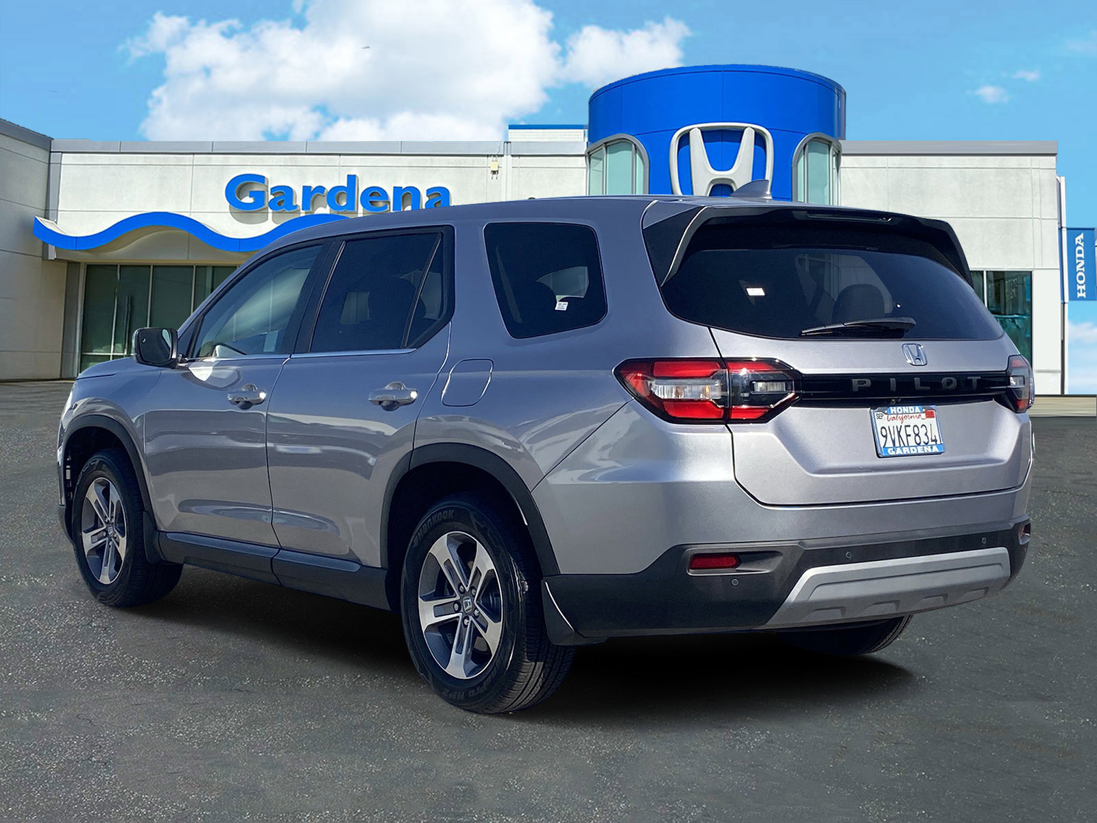 Used 2025 Honda Pilot EX-L image 4