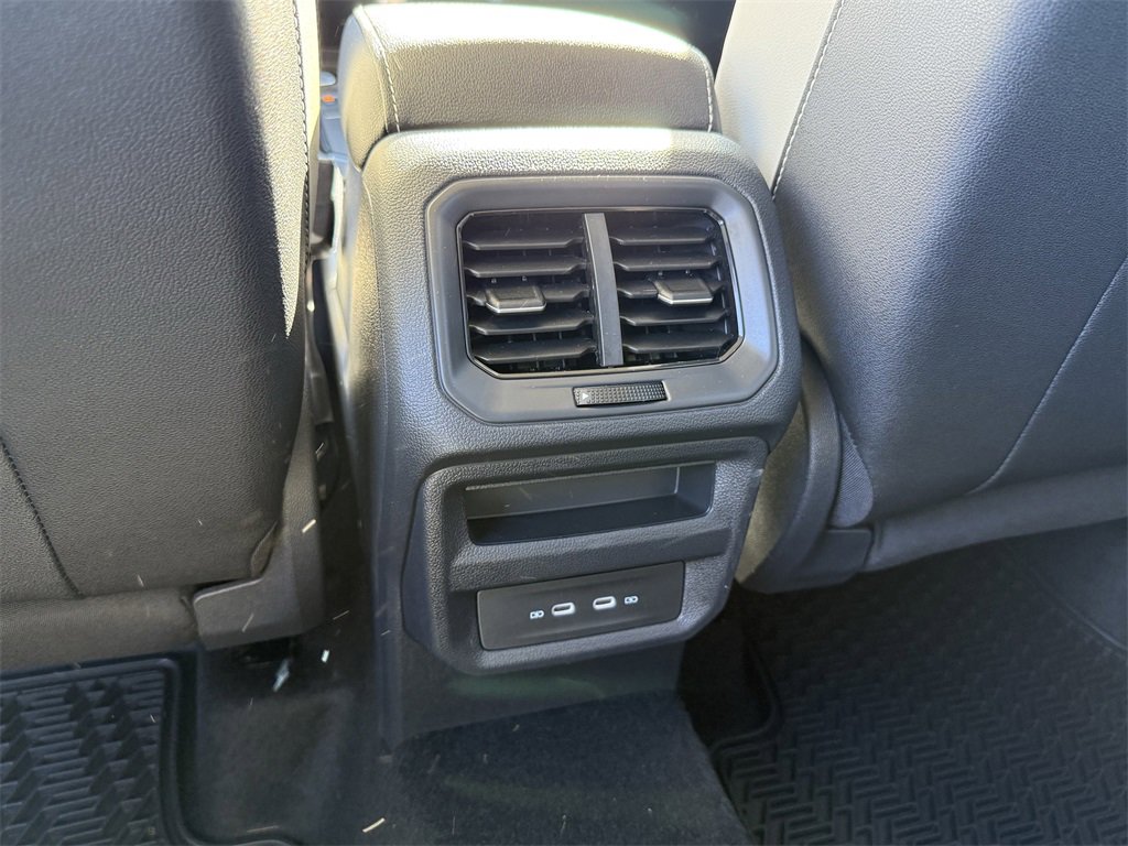 New 2026 Volkswagen Taos SE image 25