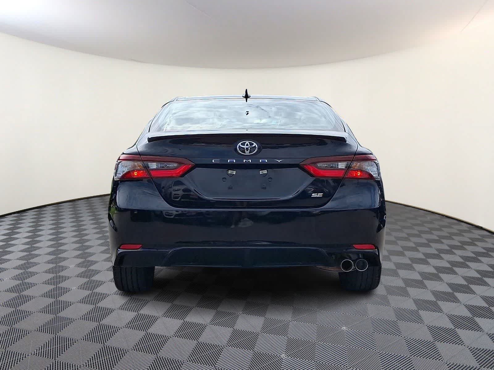 Used 2023 Toyota Camry SE FWD image 6