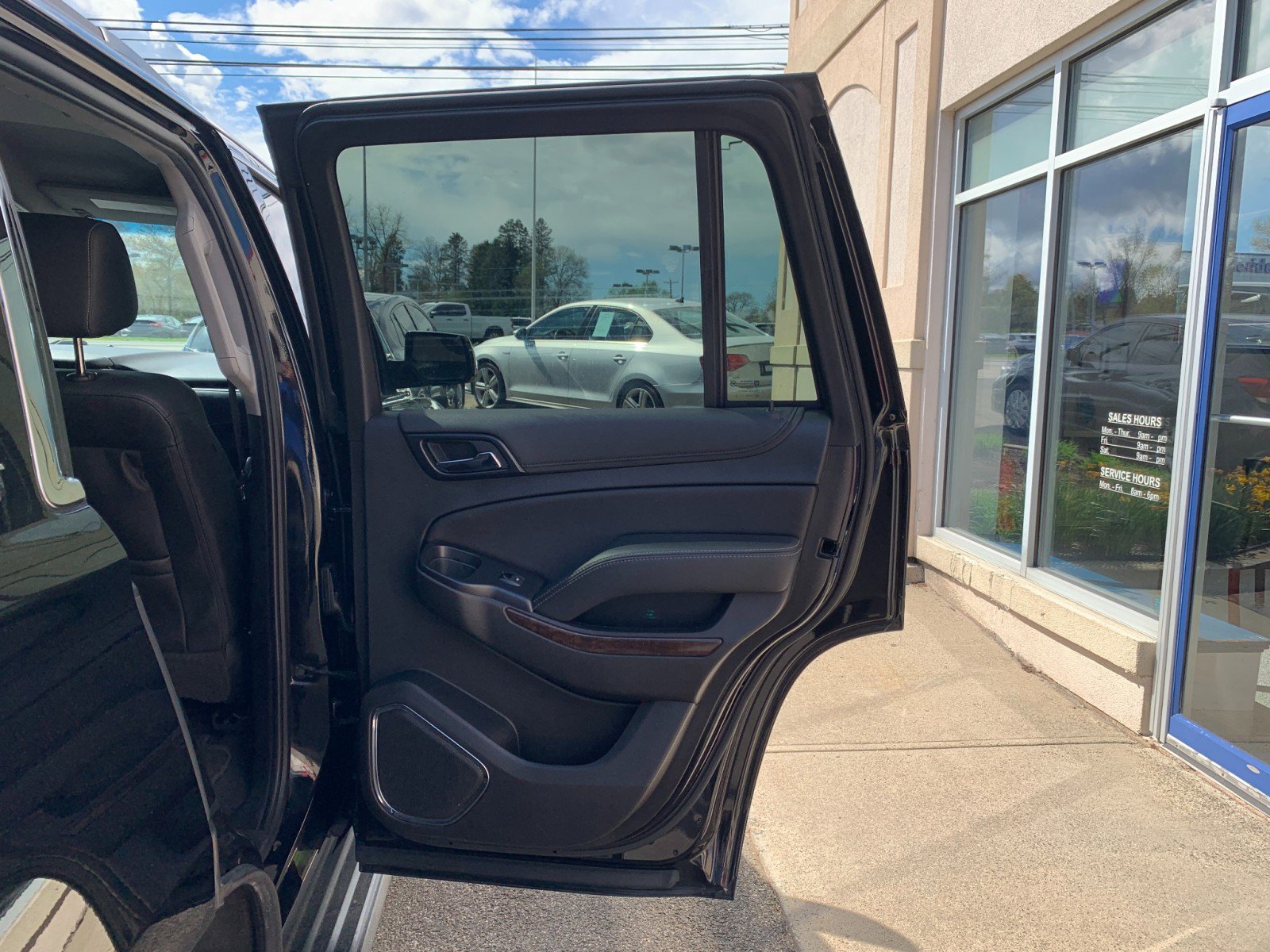 Used 2019 Chevrolet Tahoe LT image 34