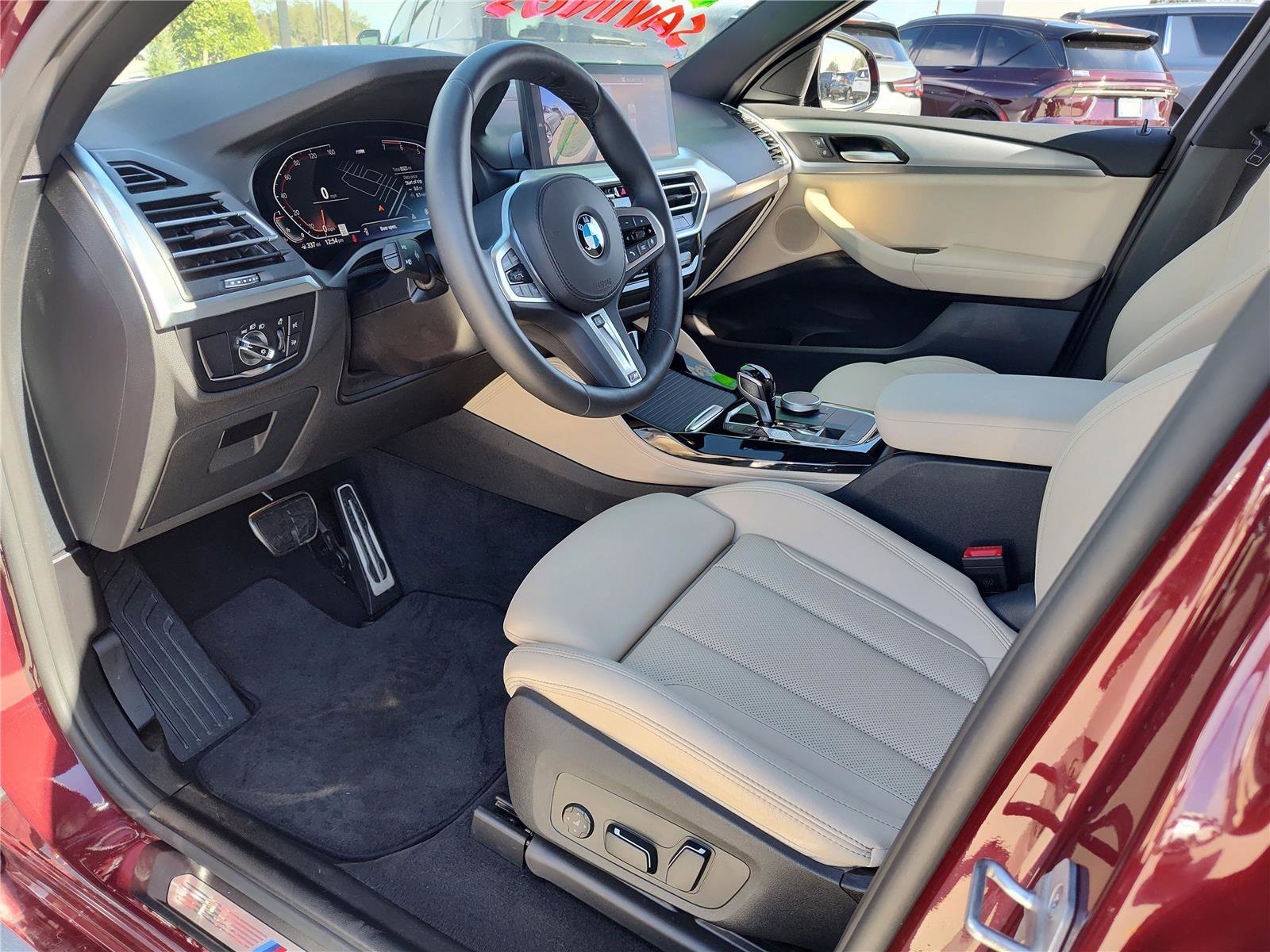 Certified 2025 BMW X4 xDrive30i image 2