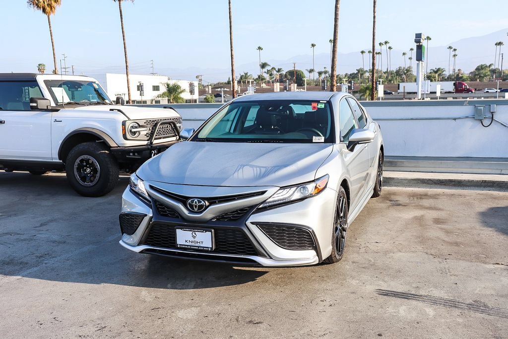 Used 2024 Toyota Camry XSE FWD image 4