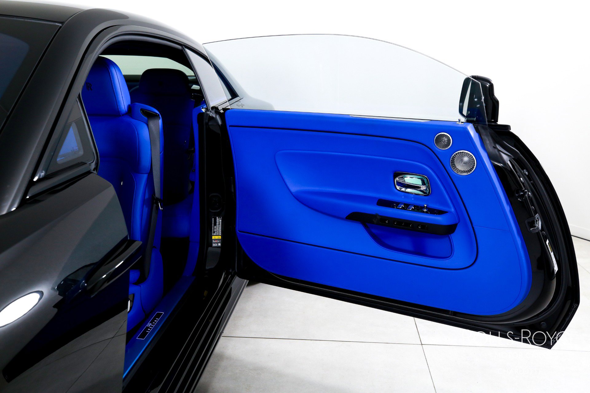 New 2025 Rolls-Royce Spectre Black Badge w/ Spectre Enhancement Package image 11