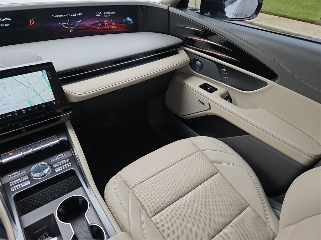 Used 2025 Lincoln Nautilus Premier w/ Equipment Group 102A image 19