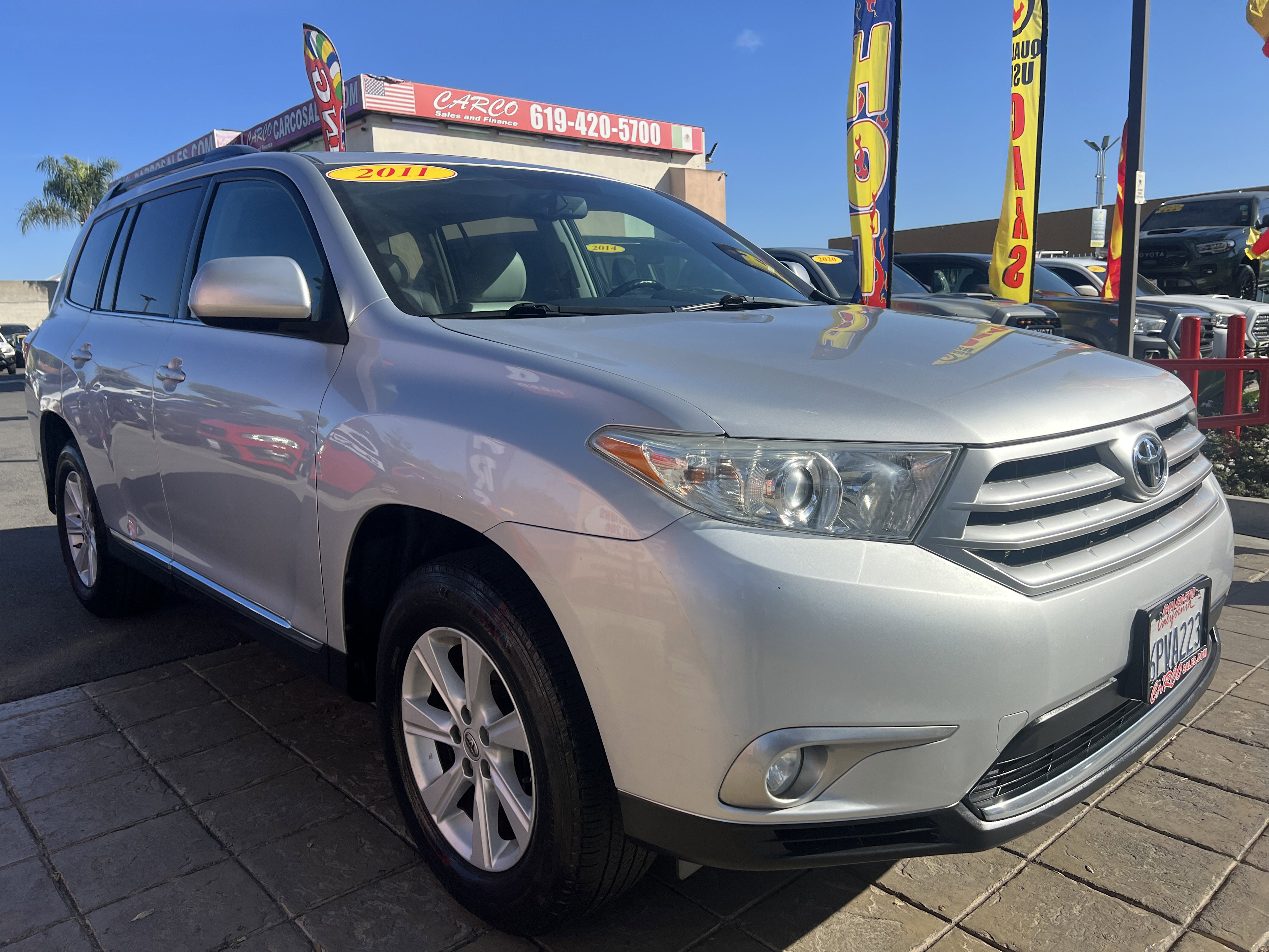 Used 2011 Toyota Highlander SE w/ Tow Pkg FWD image 1