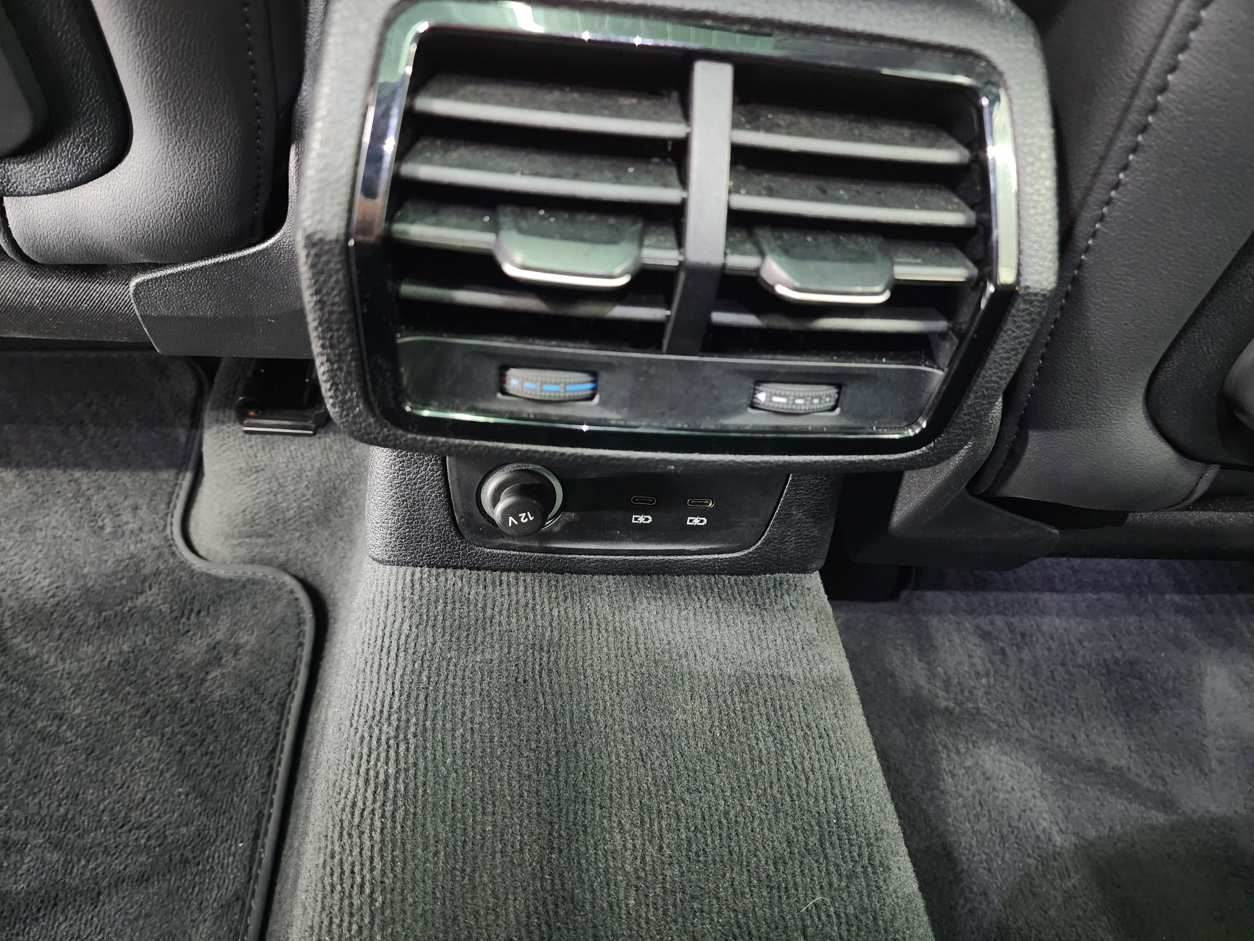 Used 2023 Audi Q3 2.0T Premium image 35