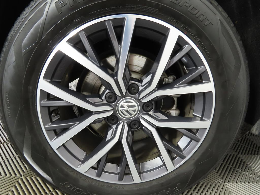 Used 2021 Volkswagen Tiguan S image 32
