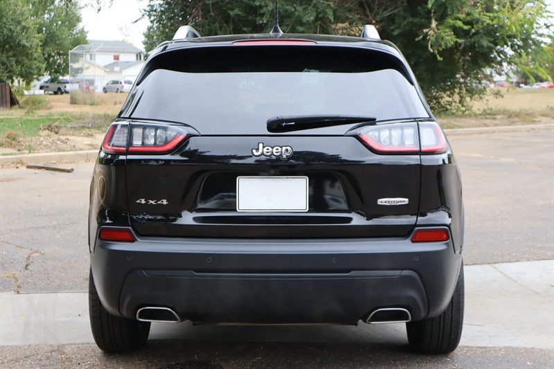 Used 2019 Jeep Cherokee Latitude Plus w/ Cold Weather Group AWD/4WD image 4