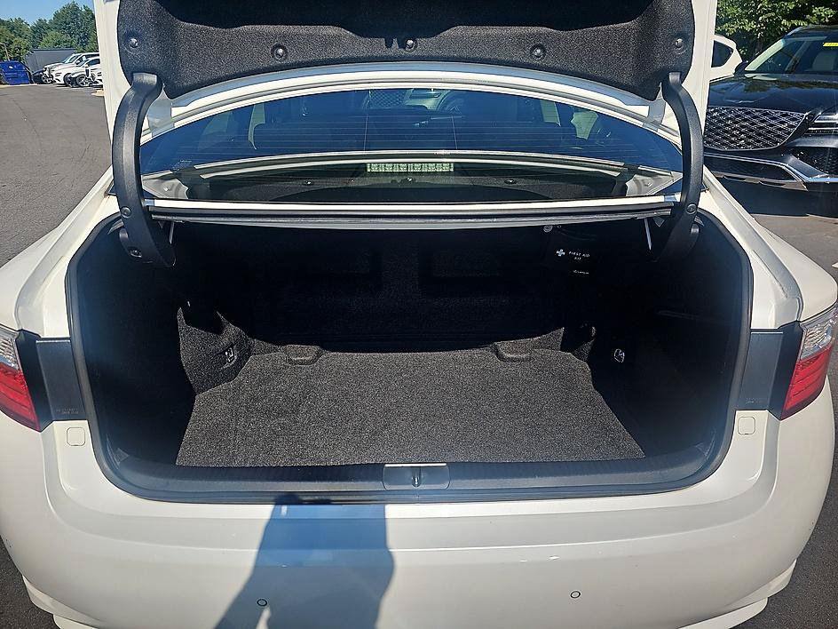 Used 2015 Lexus ES 300h w/ Navigation System Package FWD image 32