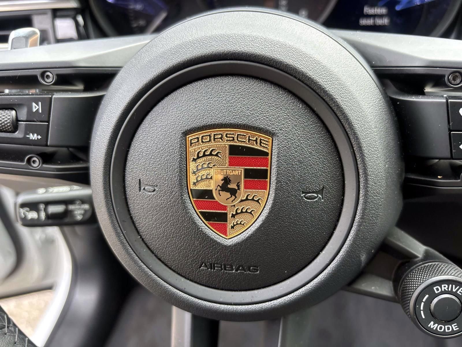 Used 2025 Porsche Macan Turbo image 30