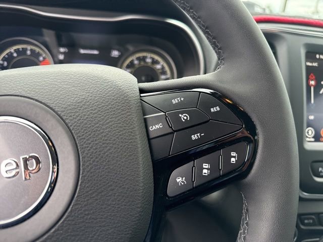 Used 2023 Jeep Cherokee Altitude Lux image 23