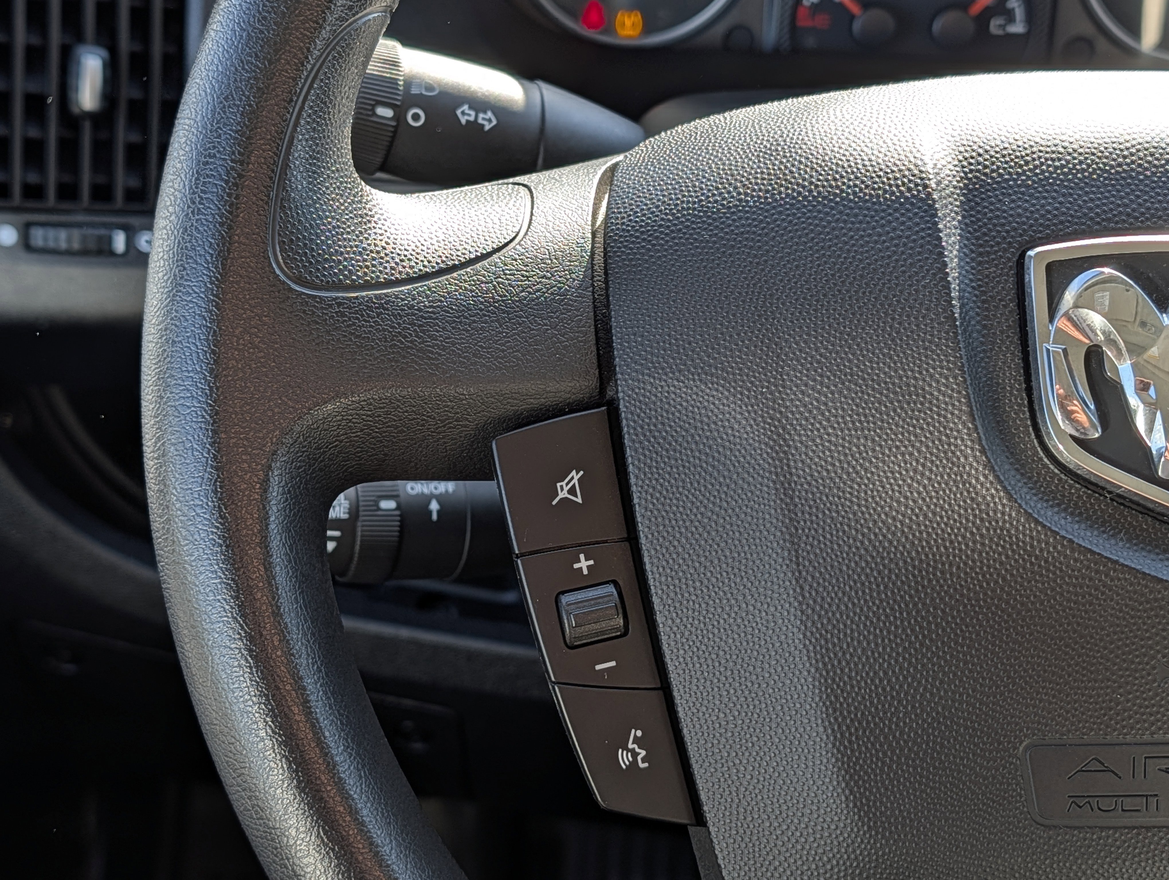 Used 2021 RAM ProMaster 2500 w/ Convenience Group FWD image 21