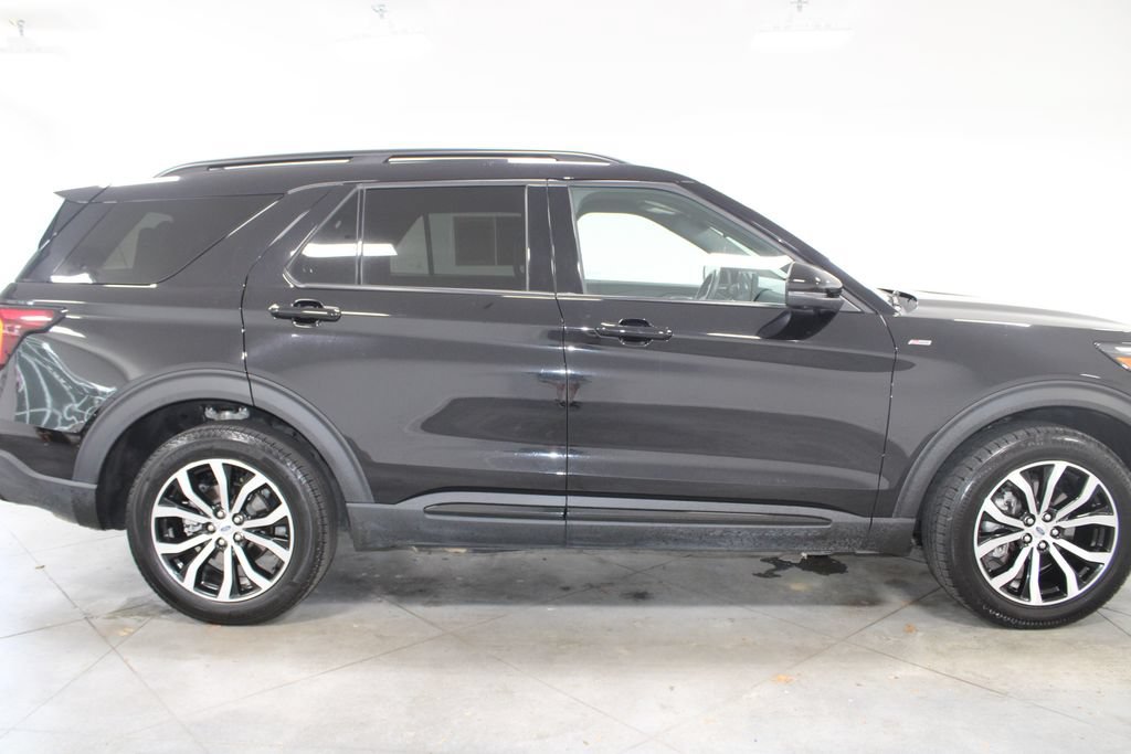 Used 2025 Ford Explorer ST-Line AWD/4WD image 11