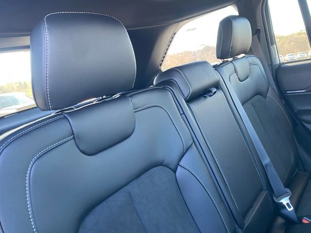 New 2025 Jeep Grand Cherokee Altitude AWD/4WD image 31