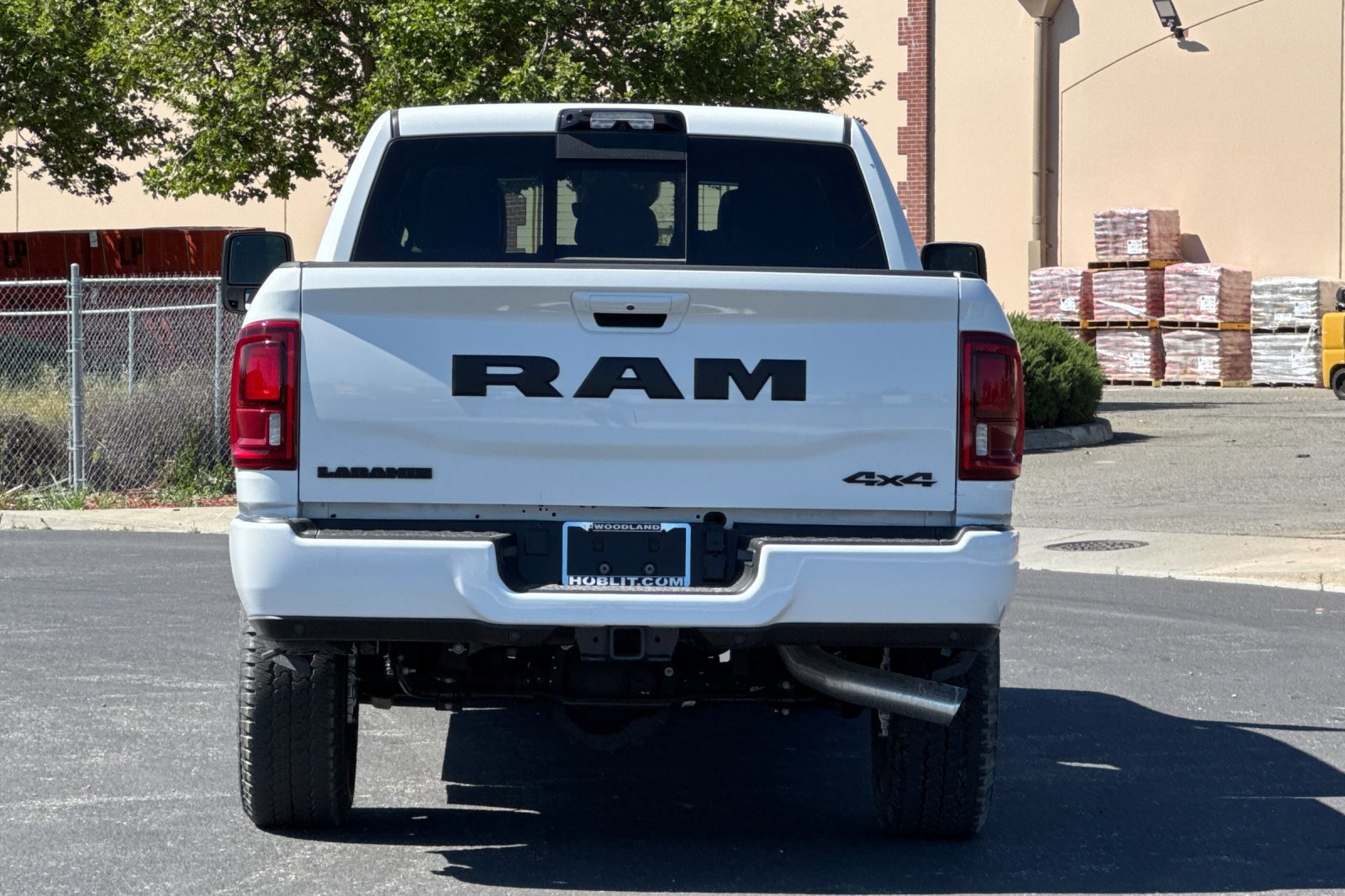 New 2026 RAM 2500 Laramie AWD/4WD image 4
