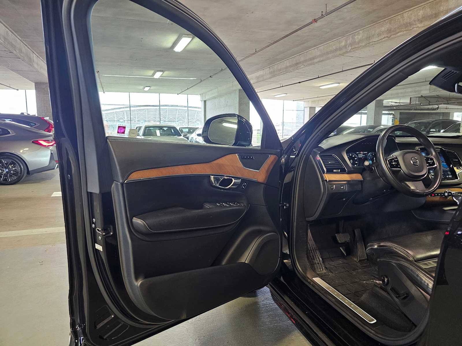 Used 2016 Volvo XC90 T6 Inscription w/ Vision Package AWD/4WD image 26