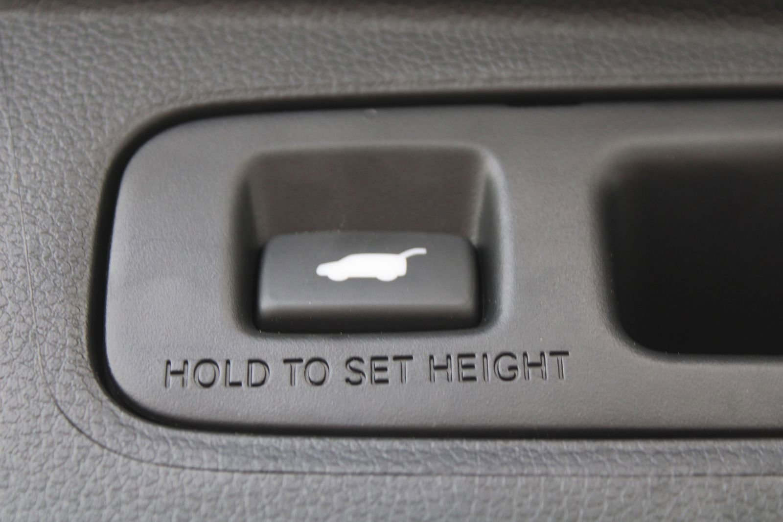 Used 2025 Honda CR-V EX-L image 11