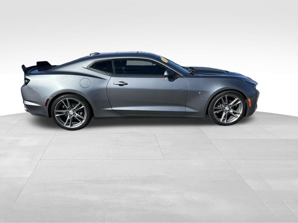 Used 2019 Chevrolet Camaro LT w/ RS Package image 8