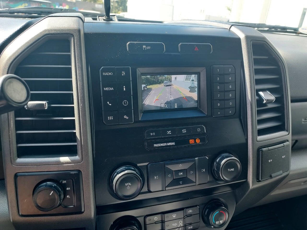 Used 2020 Ford F250 XL w/ Power Equipment Group image 10