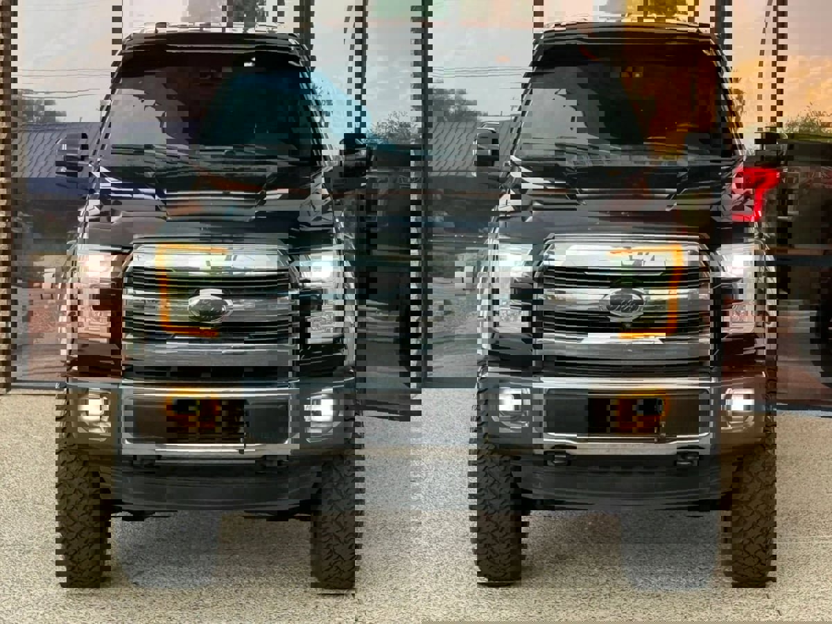 Used 2015 Ford F150 King Ranch w/ Equipment Group 601A Luxury AWD/4WD image 23