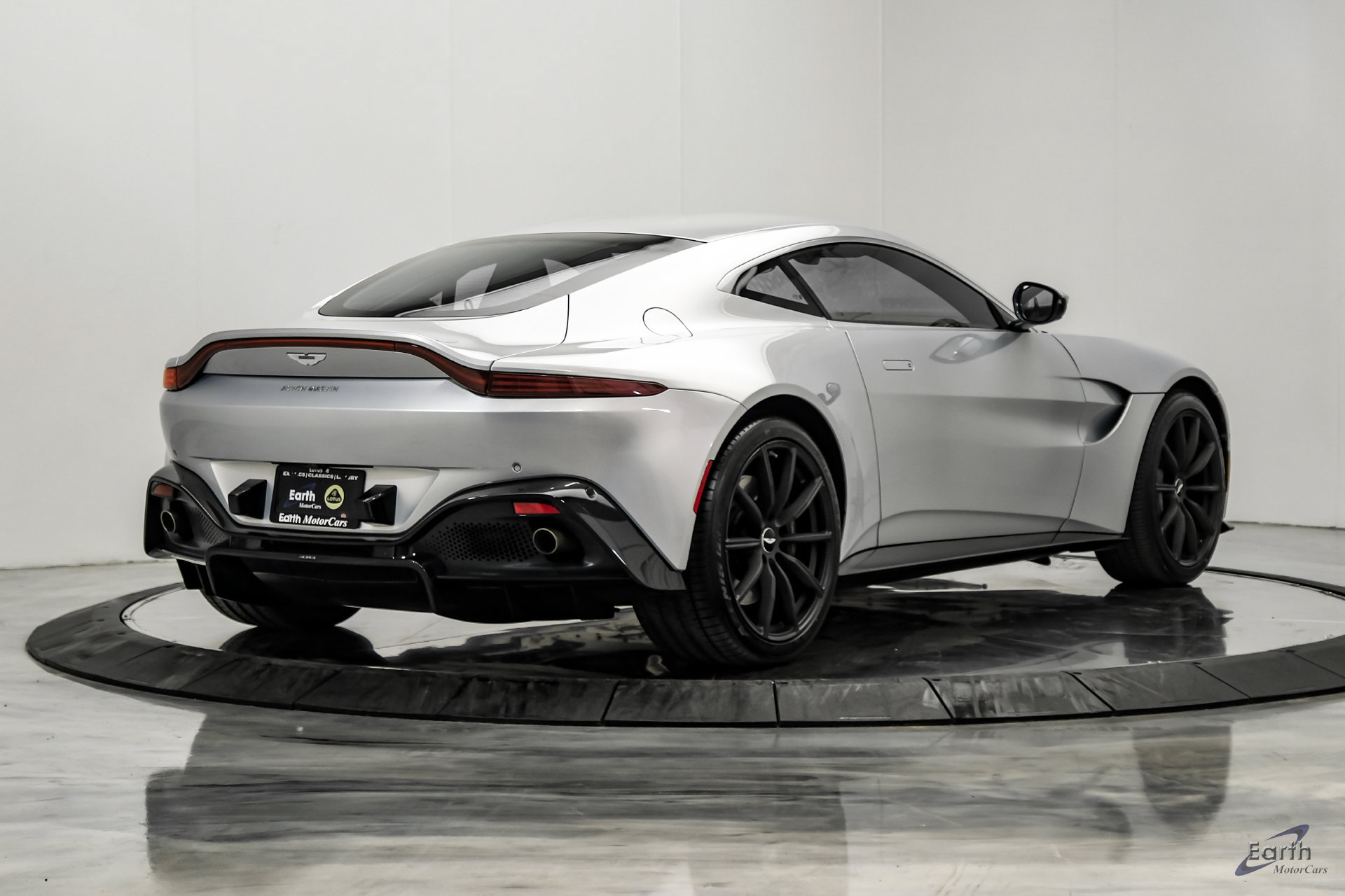 Used 2020 Aston Martin V8 Vantage Coupe RWD image 17