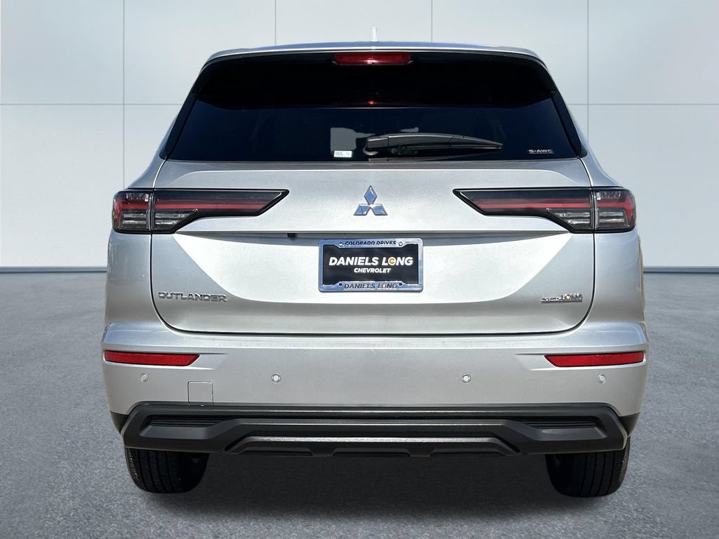 Used 2025 Mitsubishi Outlander ES AWD/4WD image 4