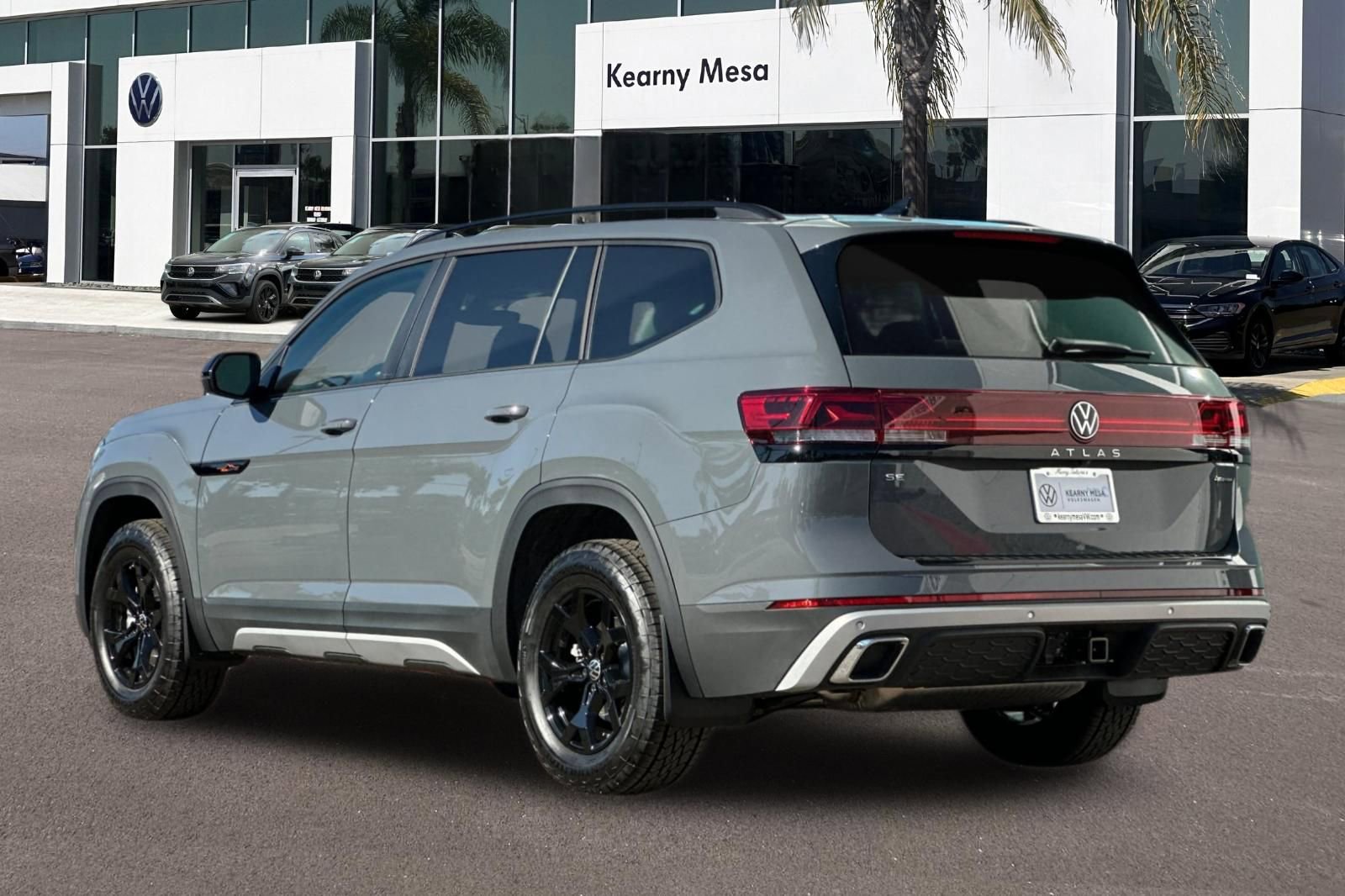 New 2025 Volkswagen Atlas Peak Edition SE image 6