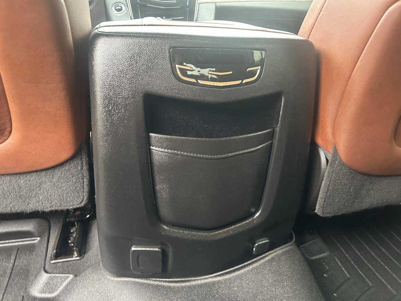 Used 2016 Cadillac Escalade Luxury AWD/4WD image 34