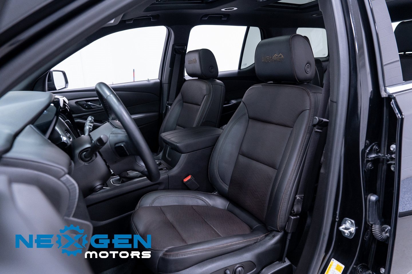 Used 2023 Chevrolet Traverse High Country image 26