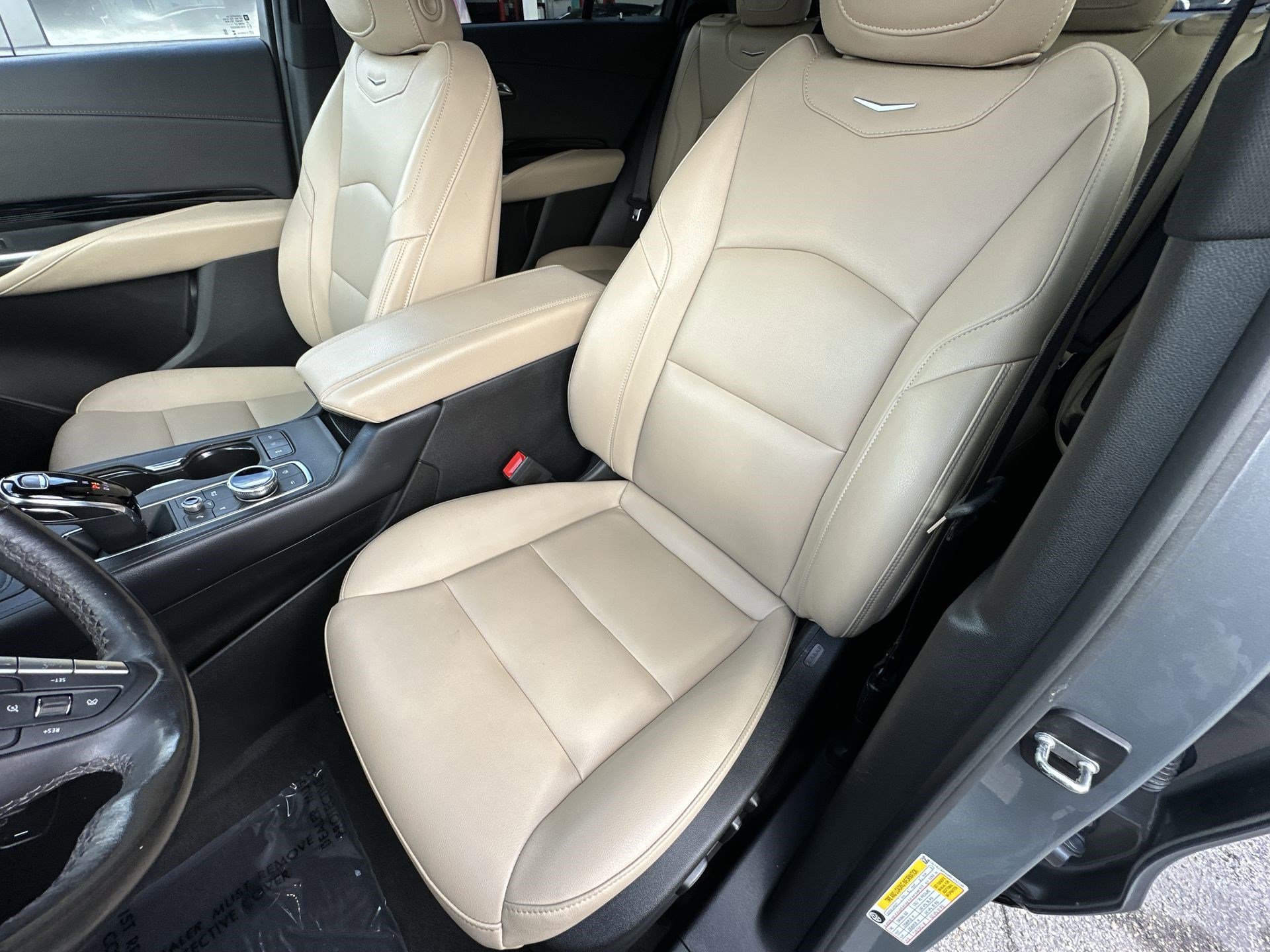 Used 2024 Cadillac XT4 Luxury w/ Cold Weather Package image 13