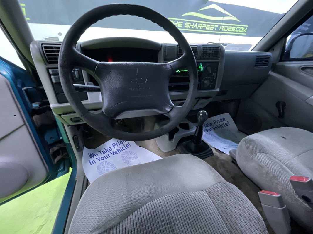 Used 1996 Chevrolet S10 Pickup LS image 18