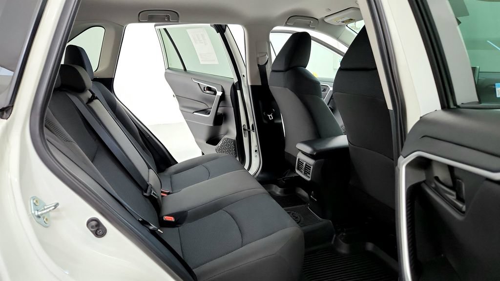 Certified 2024 Toyota RAV4 LE AWD/4WD image 15